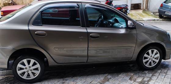 TOYOTA ETIOS 1.5 X PLUS SEDAN 16V FLEX 4P AUTOMÁTICO